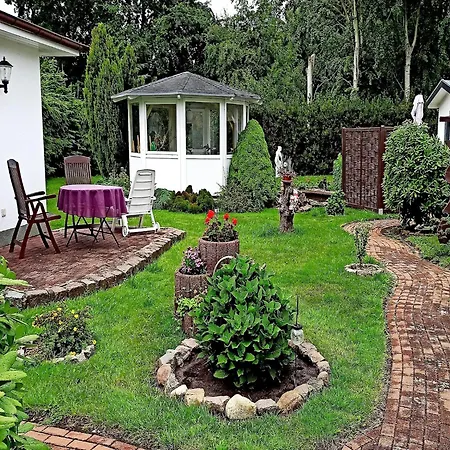 By The Pond Holiday home *